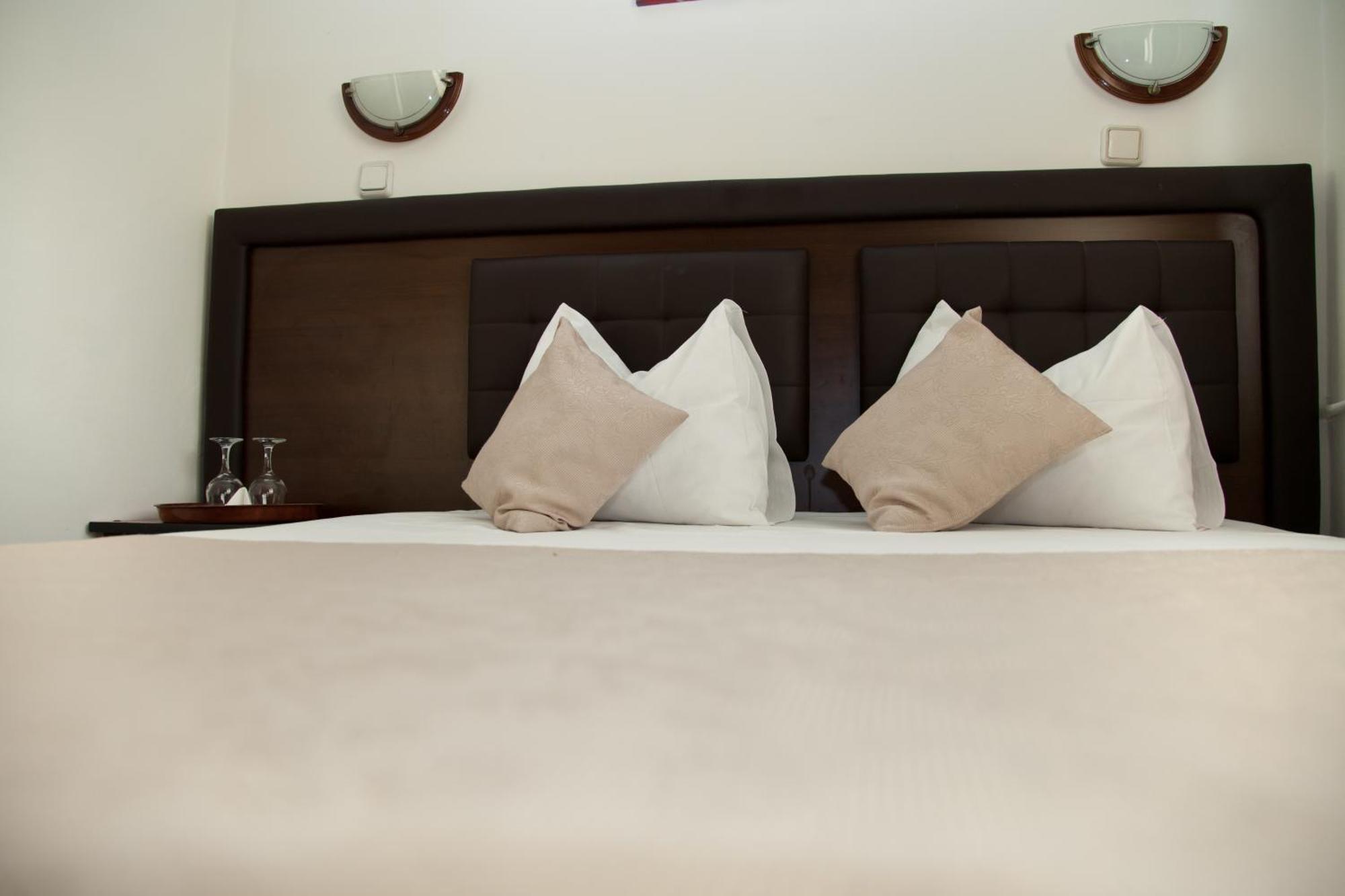 Hotel Metropol Пітешть Номер фото
