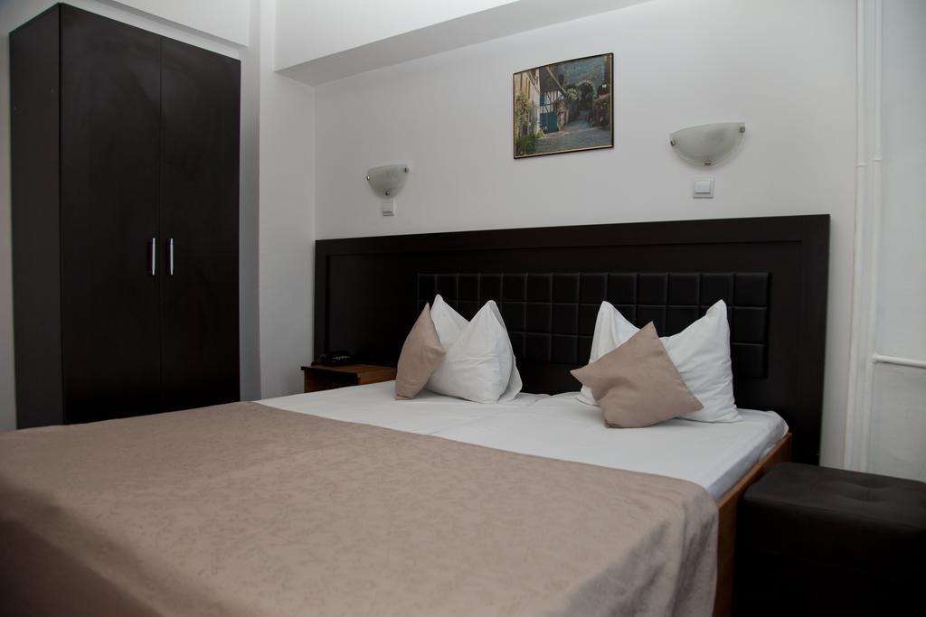 Hotel Metropol Пітешть Номер фото