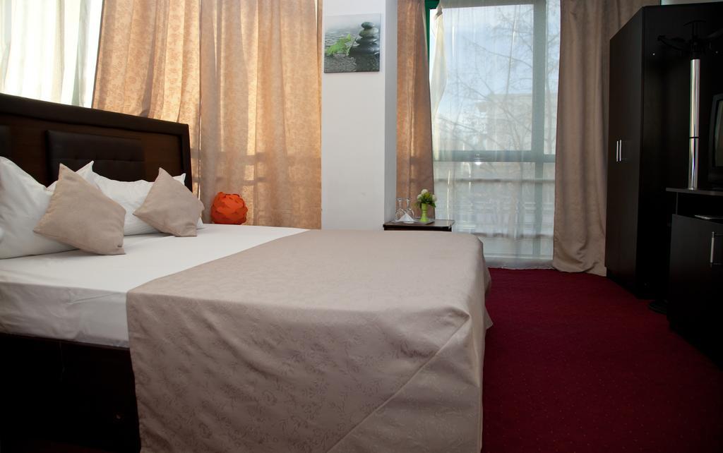 Hotel Metropol Пітешть Номер фото
