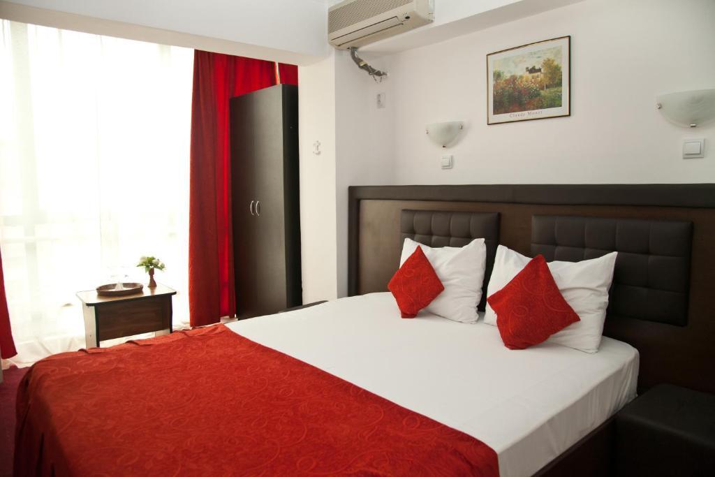 Hotel Metropol Пітешть Екстер'єр фото